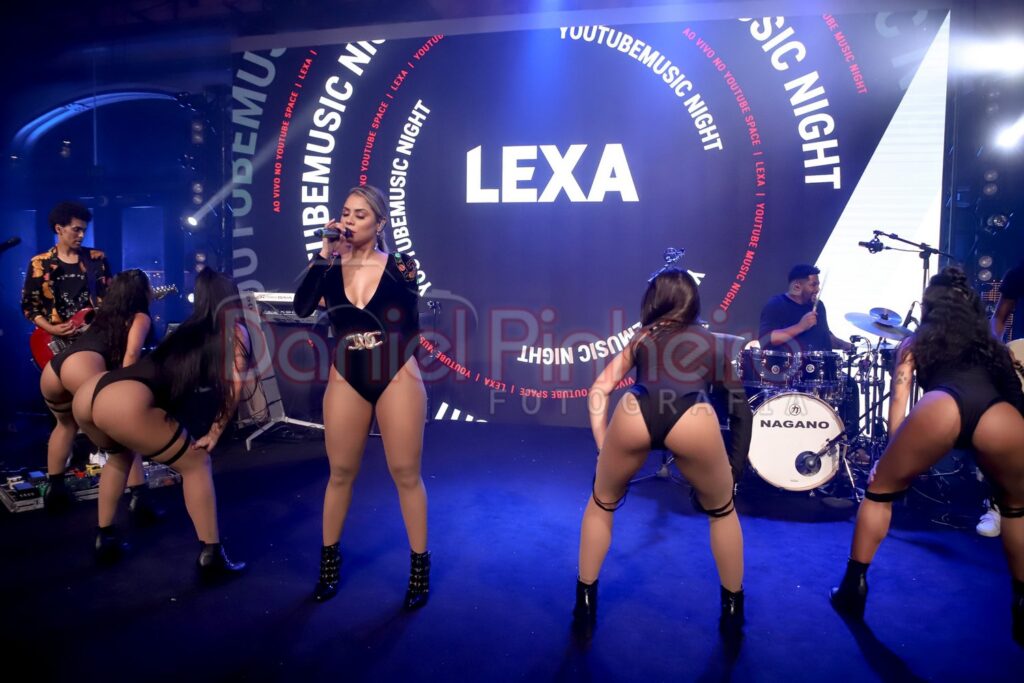 show-lexa-youtube-space (58)